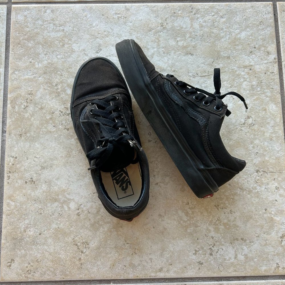 Vans Old Skool Shoe Black/Black B5.5/W7 Regular Width